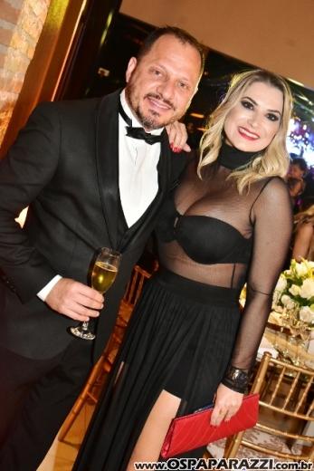 Carol Scarpelli e Evandro Alonso oficializam união depois de muitos anos juntos