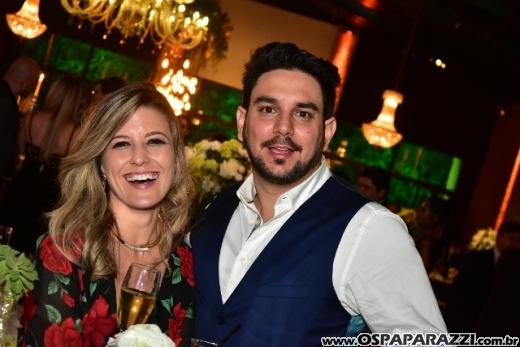 Carol Scarpelli e Evandro Alonso oficializam união depois de muitos anos juntos
