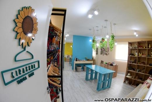 Marilia Faria e Letícia Pacheco apostam em cores e inauguram Girassol - Tropical Store