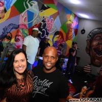 Fãs de Sampa Crew lotam a Casa de Jorge nessa véspera de feriado