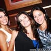 Gatas dançam sedutoramente ao som da Divine Girls na Nud Cabaret