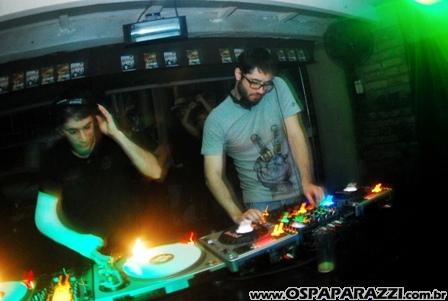 Allan Mello comemora aniversário no Pub Dunluce em São José
