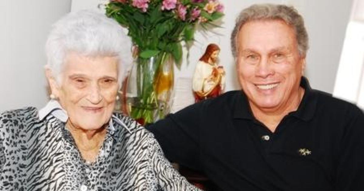 Yolanda Cesar, amiga de Chico Xavier, comemora 90 anos de história