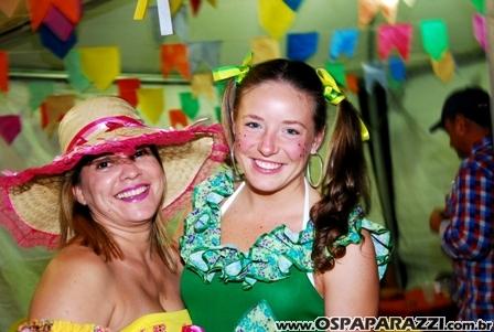 Ana Rita Nunes recebe o jogador Washington em seu aniversário