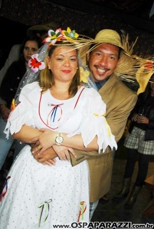 Ana Rita Nunes recebe o jogador Washington em seu aniversário