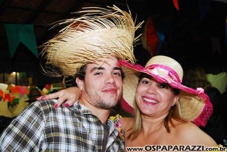 Ana Rita Nunes recebe o jogador Washington em seu aniversário