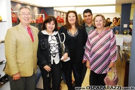 Haten comemora com clientes 9 anos de sucesso no Vila Ema em São José