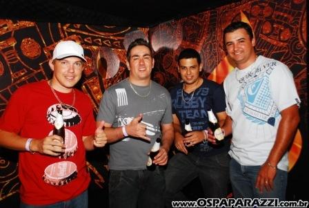 Noite de celebridades e surpresas no Anexo em São José dos Campos