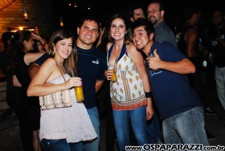 Noite de celebridades e surpresas no Anexo em São José dos Campos