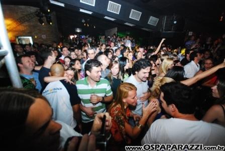 Noite de celebridades e surpresas no Anexo em São José dos Campos