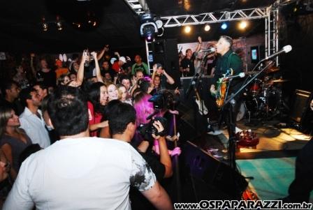 Noite de celebridades e surpresas no Anexo em São José dos Campos