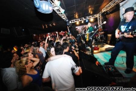 Noite de celebridades e surpresas no Anexo em São José dos Campos