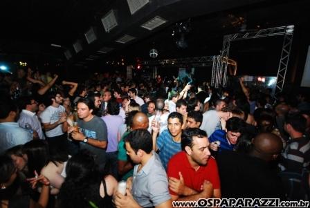 Noite de celebridades e surpresas no Anexo em São José dos Campos