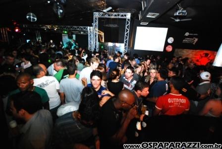 Noite de celebridades e surpresas no Anexo em São José dos Campos