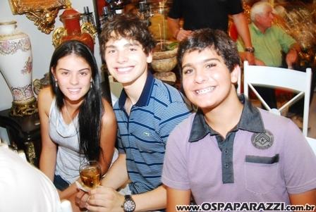 Jovens antenados prestigiam o 1o. Leilão do Relicário Sto Antônio