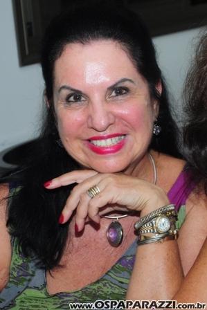 Silvia Máximo comemora idade nova em São José dos Campos