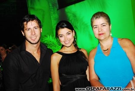 Desfile de moda no Aeroclube de São José dos Campos