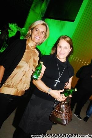 Desfile de moda no Aeroclube de São José dos Campos