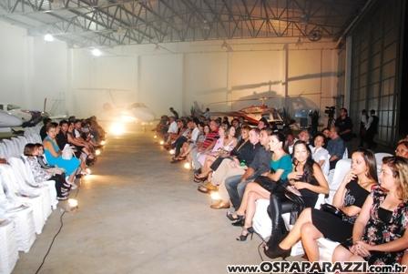 Desfile de moda no Aeroclube de São José dos Campos