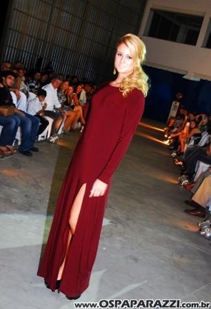 Desfile de moda no Aeroclube de São José dos Campos
