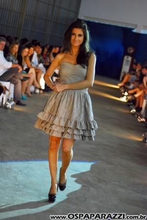 Desfile de moda no Aeroclube de São José dos Campos