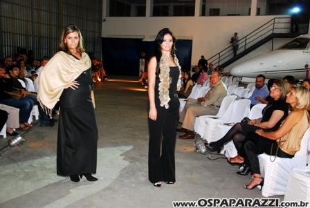Desfile de moda no Aeroclube de São José dos Campos
