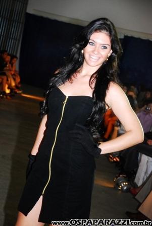 Desfile de moda no Aeroclube de São José dos Campos