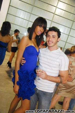 Desfile de moda no Aeroclube de São José dos Campos