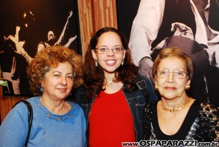 Shopping comemora aniversário com espetáculo