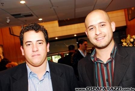 Shopping comemora aniversário com espetáculo