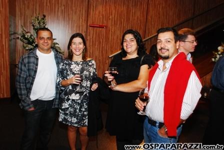 Shopping comemora aniversário com espetáculo