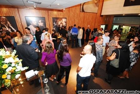 Shopping comemora aniversário com espetáculo