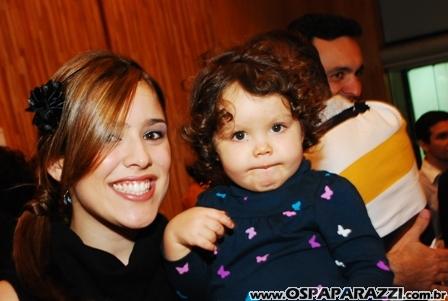 Shopping comemora aniversário com espetáculo