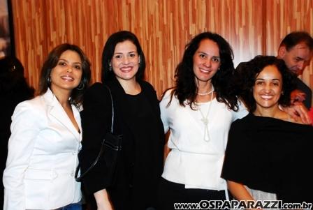Shopping comemora aniversário com espetáculo