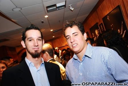 Shopping comemora aniversário com espetáculo