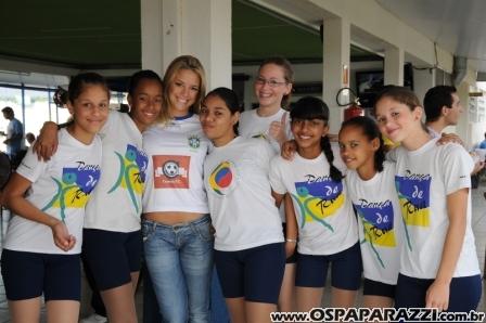 Fernanda Cardoso abre a Copa de Futebol Society