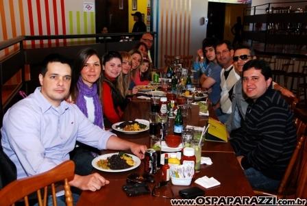 Restaurante de Vinicius Valverde tem feijoada beneficente