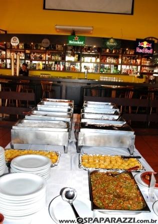 Restaurante de Vinicius Valverde tem feijoada beneficente