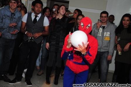 O Homem da nova Década é o tema de aniversário na Number Two
