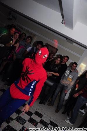 O Homem da nova Década é o tema de aniversário na Number Two