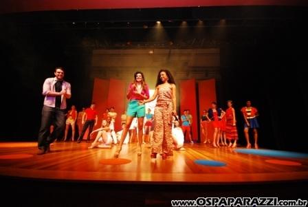 Atores, moda, dança e música no Colinas Fashion Show