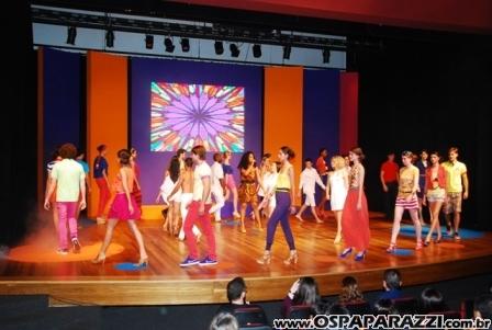 Atores, moda, dança e música no Colinas Fashion Show