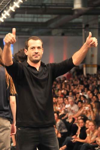 Malvino Salvador arranca suspiros na passarela do OFD 2008