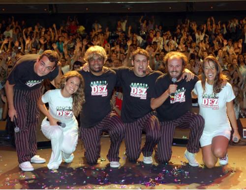 Eduardo Polvilho do Pânico participa do espetáculo Deznecessários