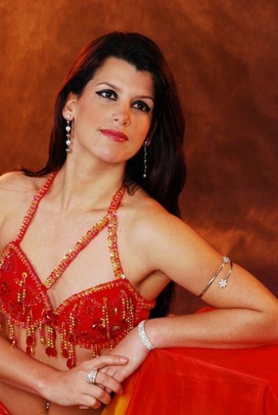 Lindas bailarinas esperam por você nesta quarta-feira em São José