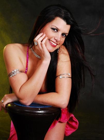 Lindas bailarinas esperam por você nesta quarta-feira em São José