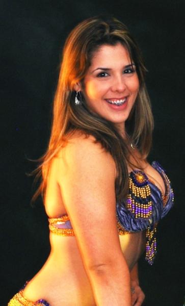 Lindas bailarinas esperam por você nesta quarta-feira em São José