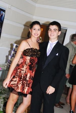 Rafaela Delgado é presenteada pelos Pais com linda Festa de 15 anos