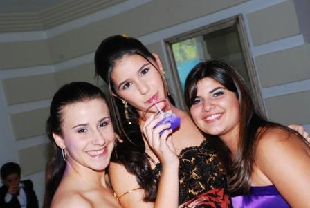 Rafaela Delgado é presenteada pelos Pais com linda Festa de 15 anos