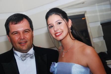Rafaela Delgado é presenteada pelos Pais com linda Festa de 15 anos